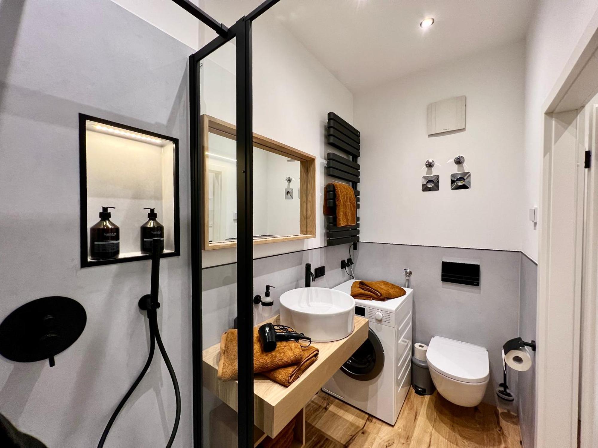 Edler Wohnraum Luxurioeses Studio Im Zentrum Mit Balkon, Kaffeevollautomat, Klima & Parkplatz Zwickau Eksteriør bilde