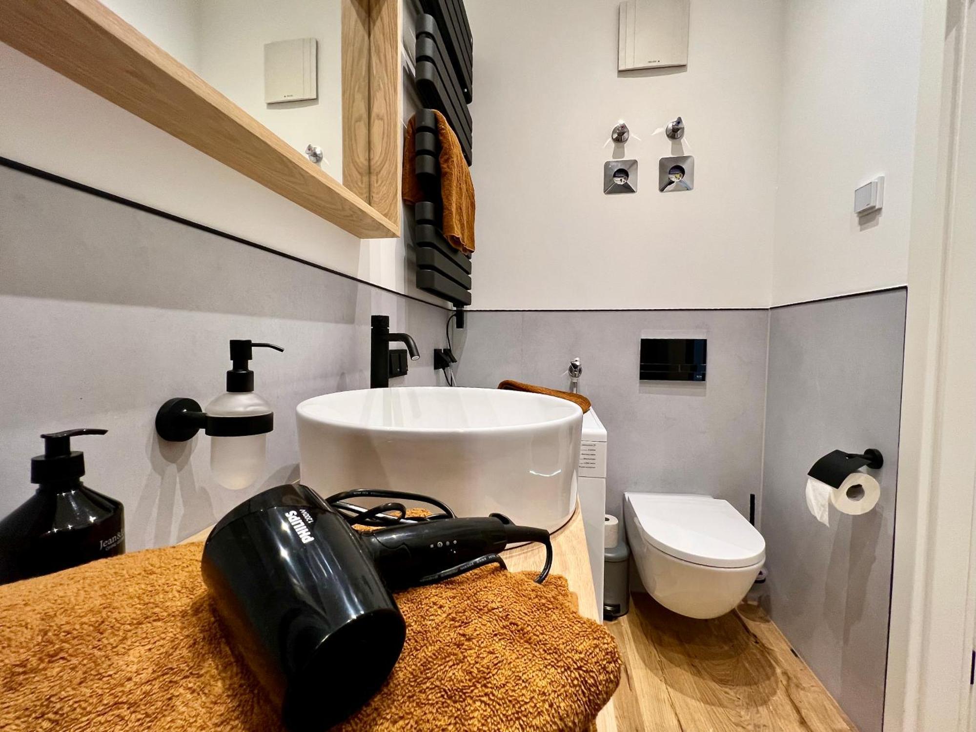 Edler Wohnraum Luxurioeses Studio Im Zentrum Mit Balkon, Kaffeevollautomat, Klima & Parkplatz Zwickau Eksteriør bilde